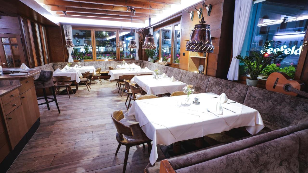 Aparthotel Tiroler Weinstube Seefeld in Tirol Exterior foto