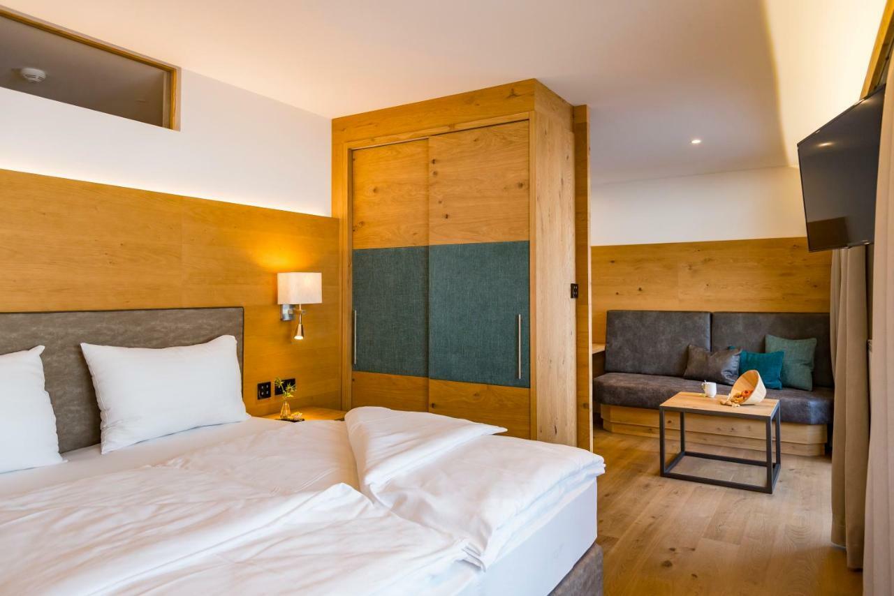 Aparthotel Tiroler Weinstube Seefeld in Tirol Exterior foto