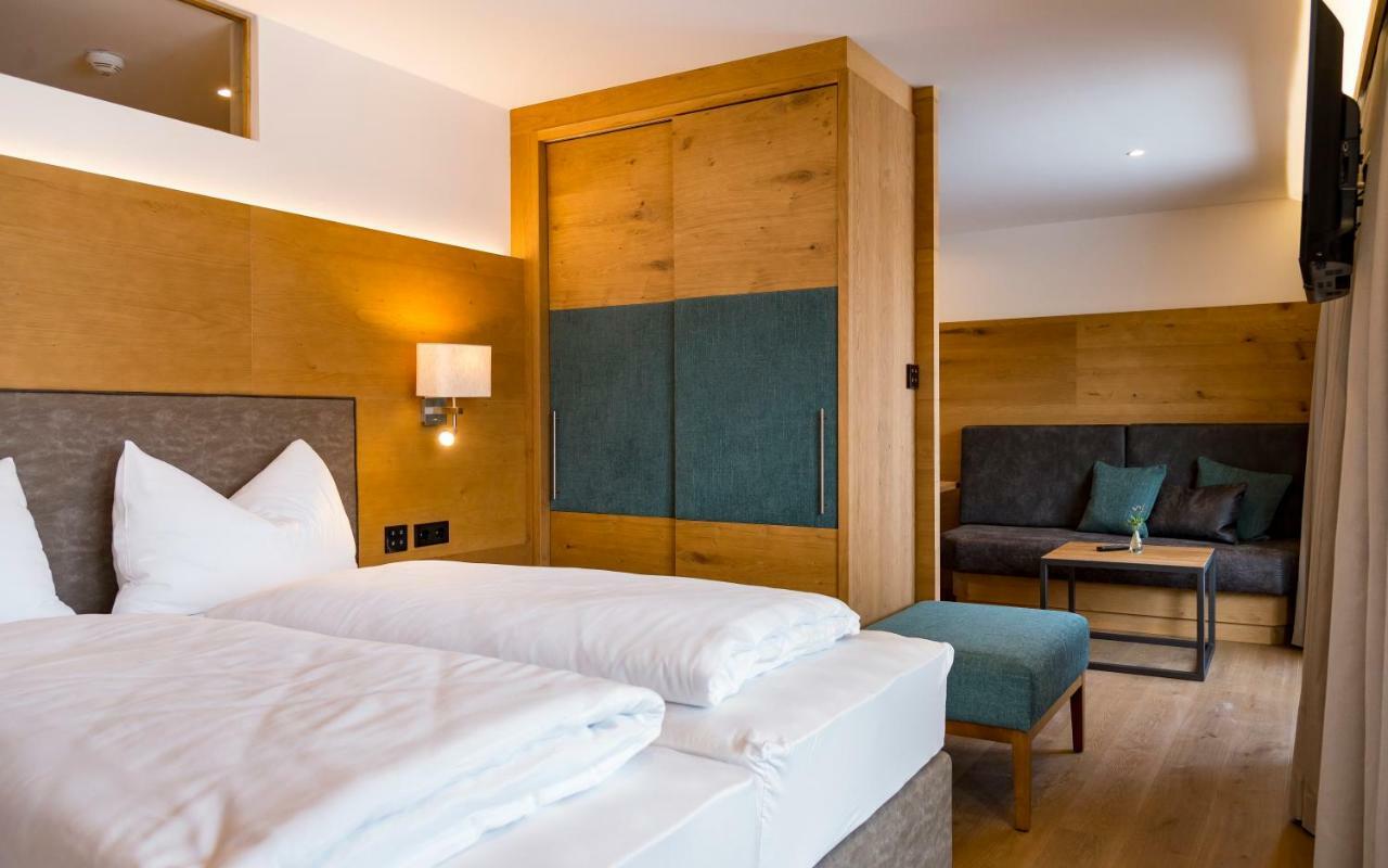 Aparthotel Tiroler Weinstube Seefeld in Tirol Exterior foto