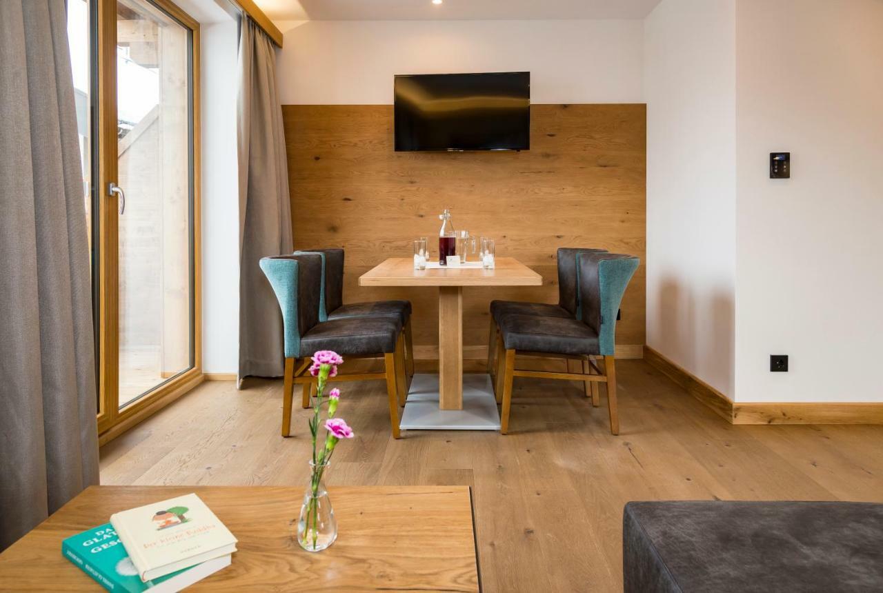 Aparthotel Tiroler Weinstube Seefeld in Tirol Exterior foto