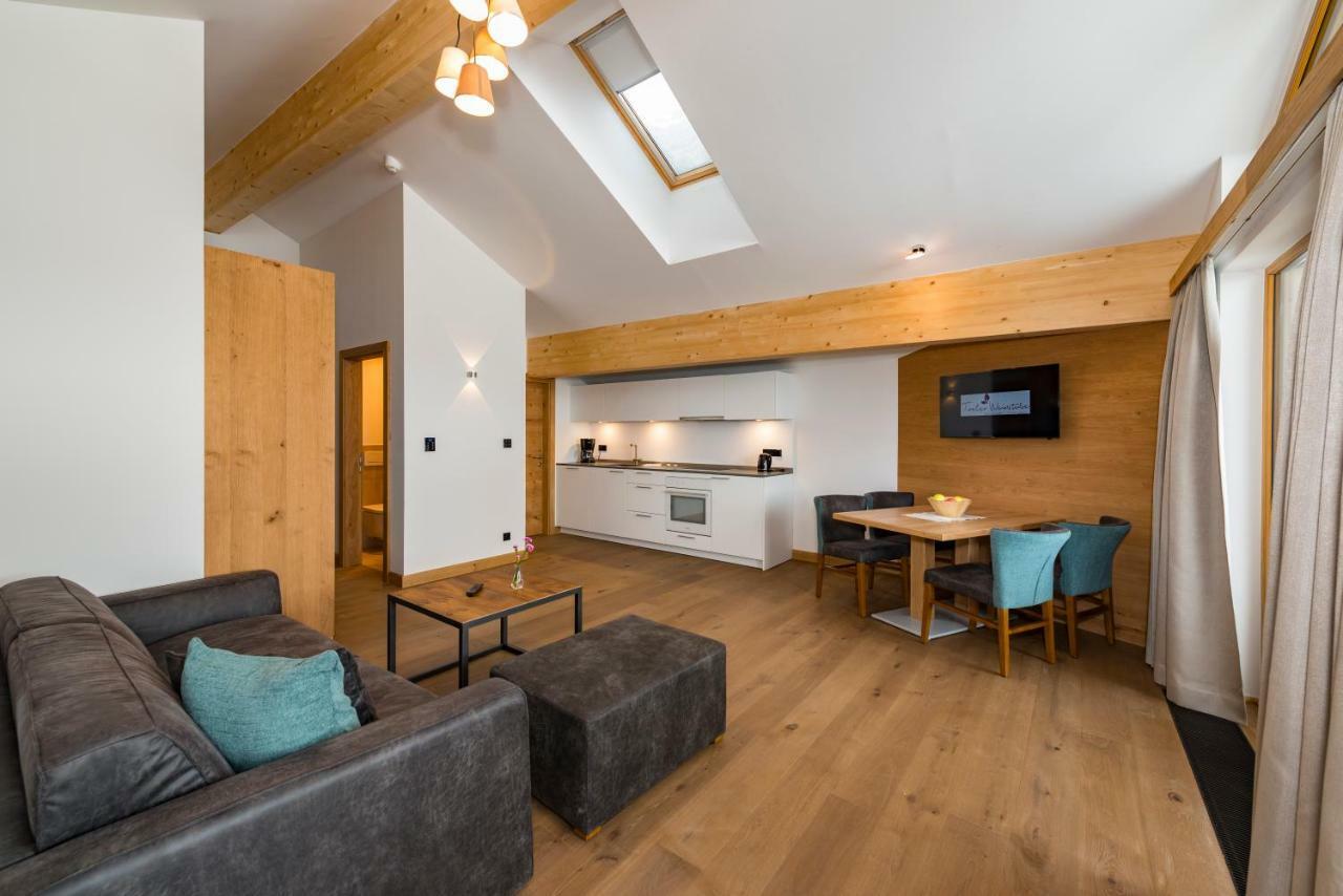 Aparthotel Tiroler Weinstube Seefeld in Tirol Exterior foto