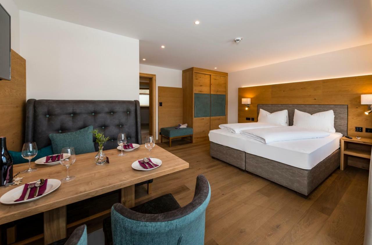 Aparthotel Tiroler Weinstube Seefeld in Tirol Exterior foto