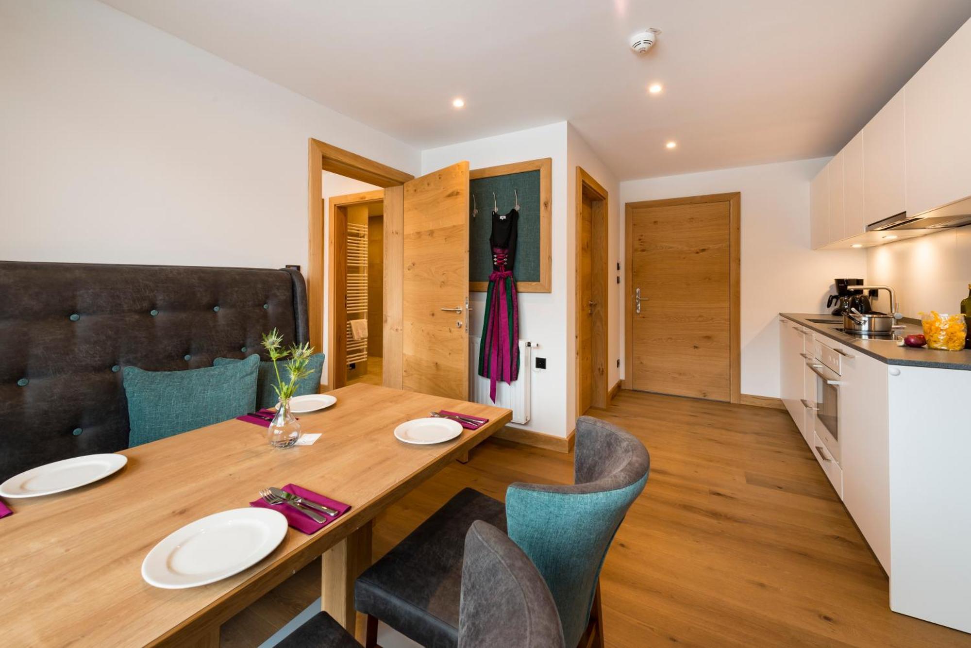 Aparthotel Tiroler Weinstube Seefeld in Tirol Exterior foto