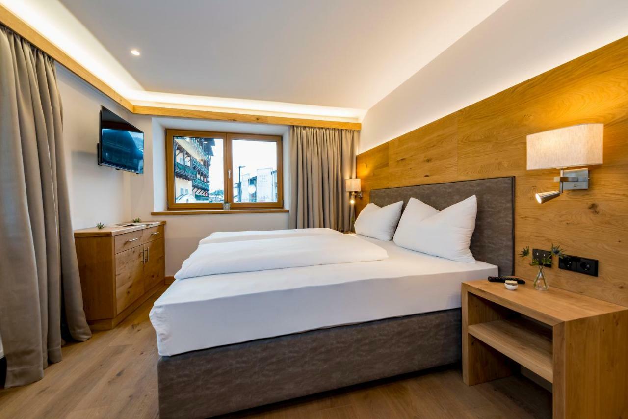 Aparthotel Tiroler Weinstube Seefeld in Tirol Exterior foto